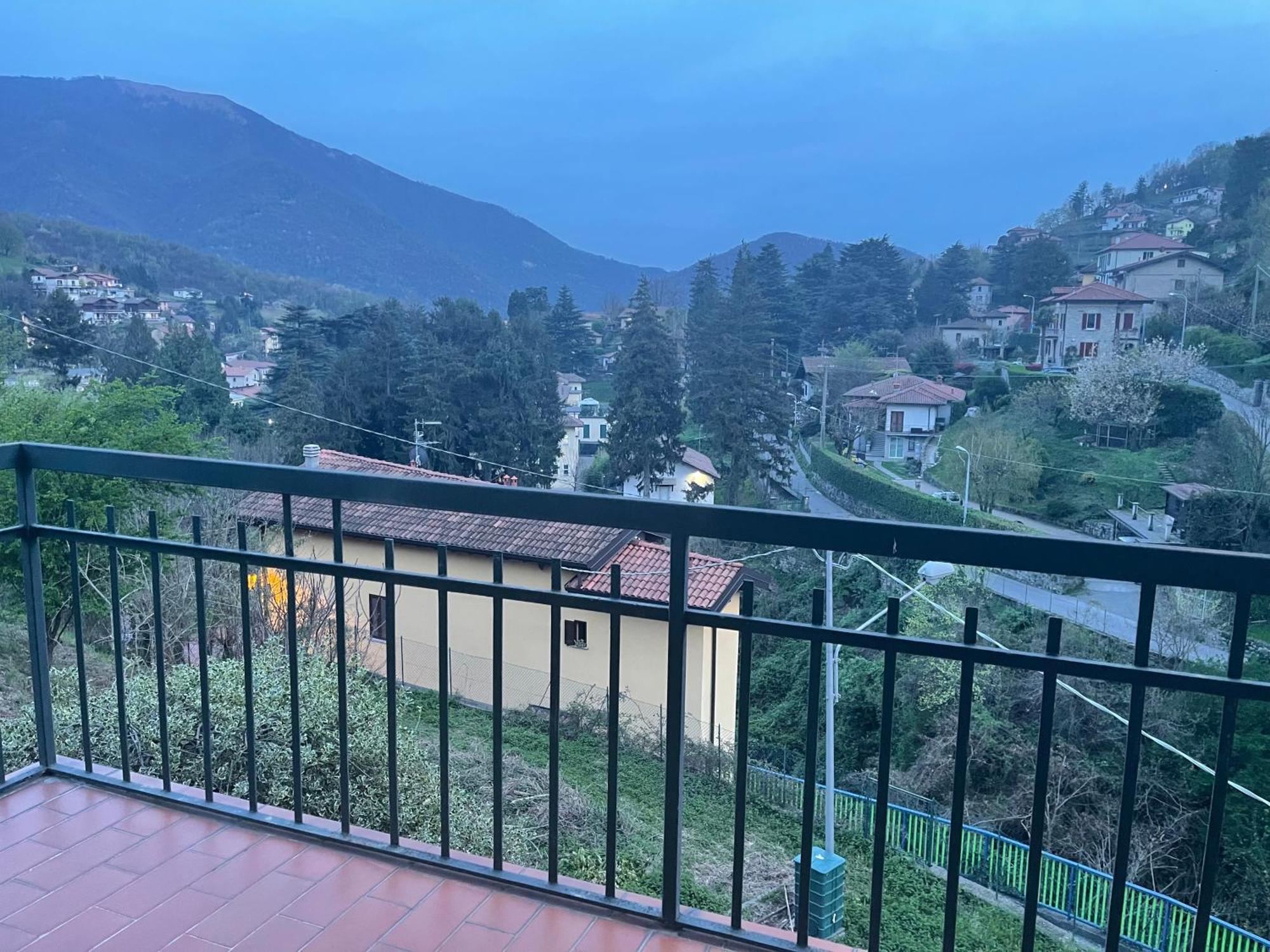 Laghi Di Como Appartamento Di Licinia E Mario Asso Eksteriør billede